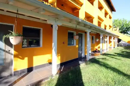 Despotiko Apartment & Suites - 0