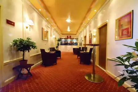 B&B Lübeck Berliner-Platz - 1