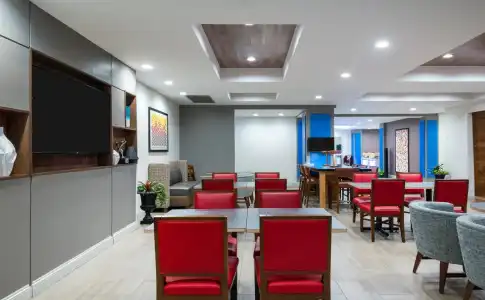 Holiday Inn Express & Suites Florence I-95 & I-20 Civic Ctr by IHG - 1
