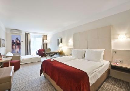 DoubleTree by Hilton Hannover Schweizerhof - 3