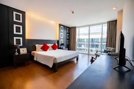 J Pattaya - 40