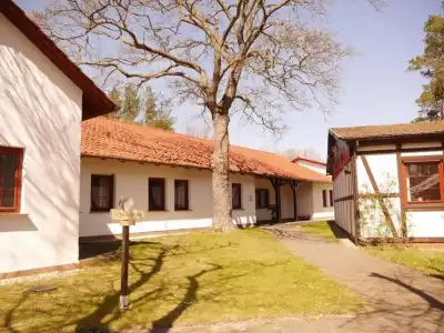 & Restaurant Lindengarten - 0