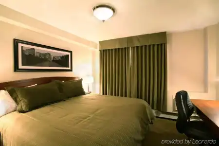 Sandmans & Suites Calgary West - 34