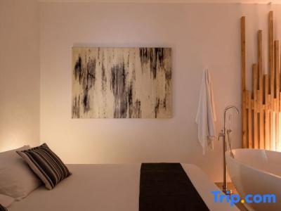 Muses Cycladic Suites - 207