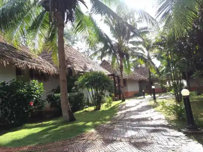 Lawana Escape Beach Resort - 13