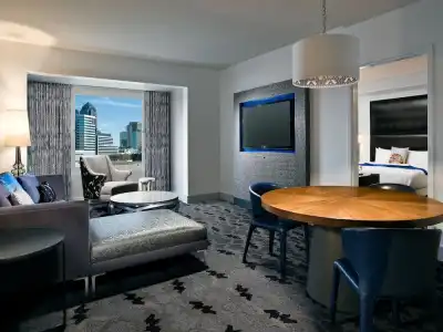 W Dallas - 64