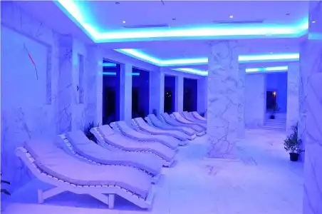 Golden 5 Sapphire Suites - 12