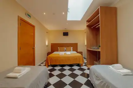 DownTown Guest House - 18