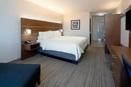 Holiday Inn Express & Suites Fresno South by IHG - 24