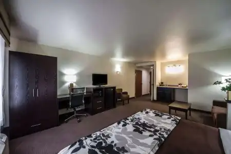 Sleep Inn & Suites Tulsa Central I-44 - 3