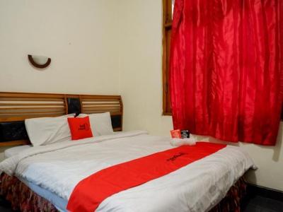 RedDoorz at Golden Inn Tugu Yogyakarta - 23