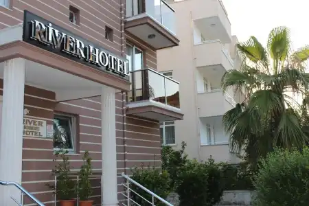 River Boutique - 3