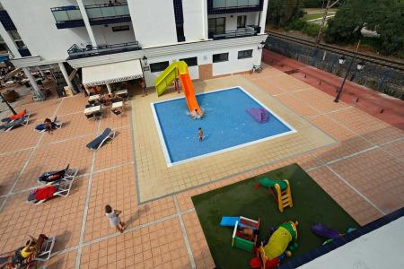 Pins Platja Apartments - 17