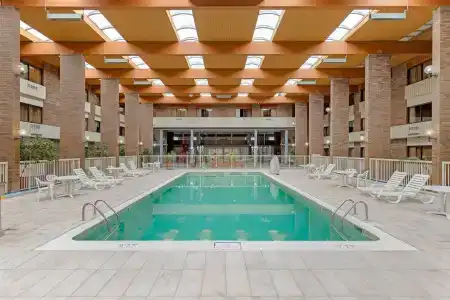 Ramada Lansing and Conference Center - 14