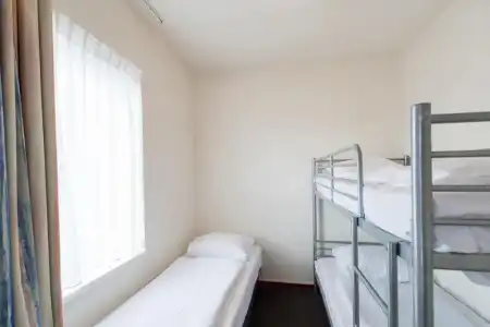 Hotel - 80