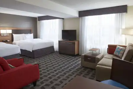 TownePlace Suites by Marriott Windsor - 4