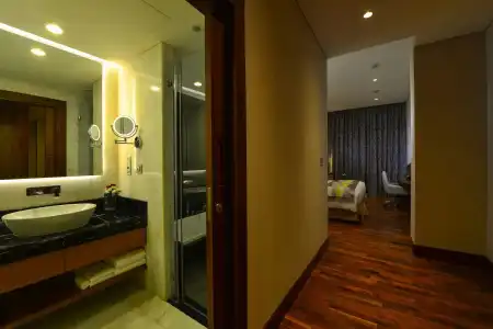 The Avenue - 4