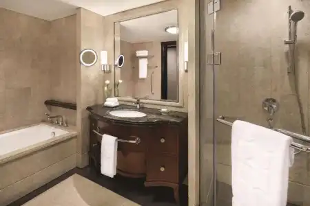 Shangri-La Jakarta - 32