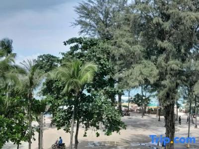 Island Patong Beachfront Apartments - 38