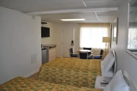 The Islander Motel - 2