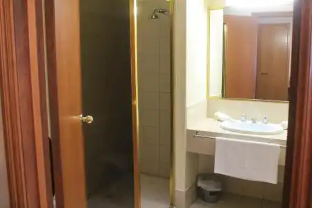 St Georges Motor Inn - 108