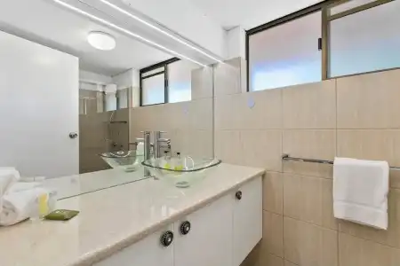 The Noosa Apartments - 250