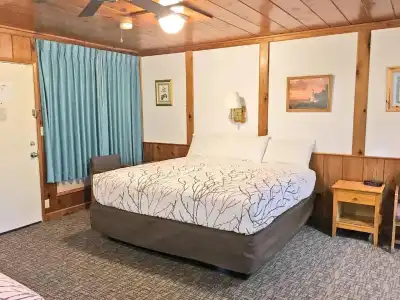 Park Motel and Cabins - 102