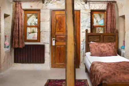 Romantic Cave - 121