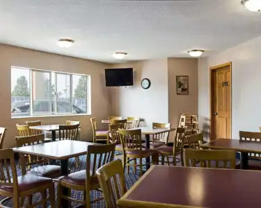 Bison Inn & Suites on University - 24