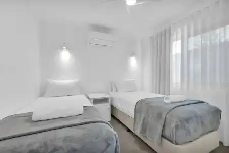 Rolling Surf Resort - 205