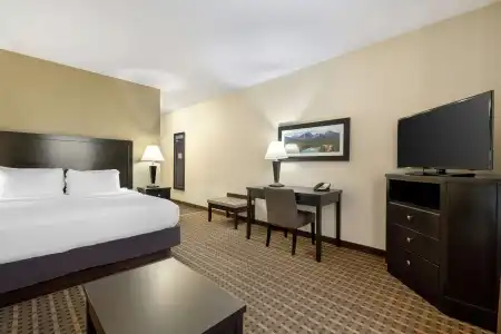 Best Western Pacific Inn - 81