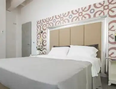 ApartSheila - 2
