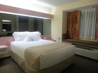 Quality Inn & Suites - 28