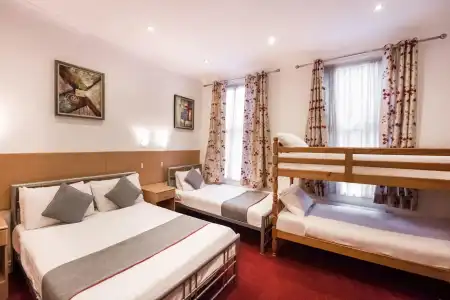 London Guest House by OYO - Acton - 3