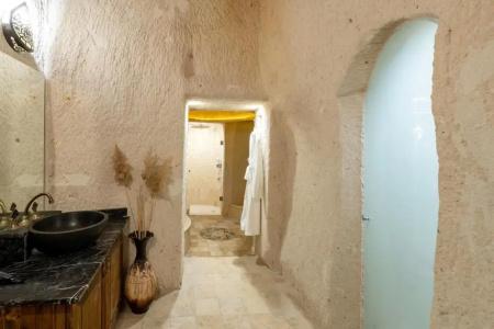 Hu of Cappadocia - 128