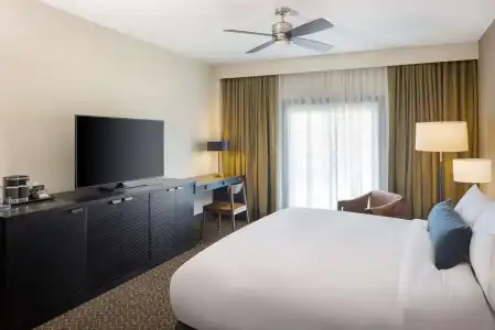 DoubleTree Suites by Hilton Lexington - 54