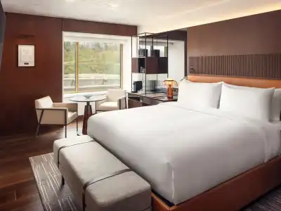 Fairmont Golden - 2