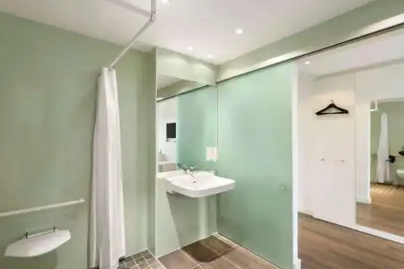 Super 8 by Wyndham Munich City North - 5
