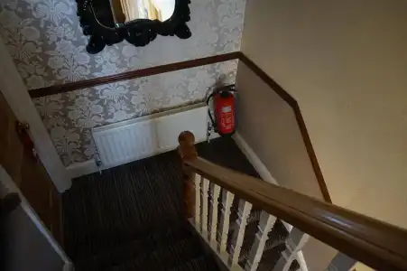 Lakeside Guest House - 9