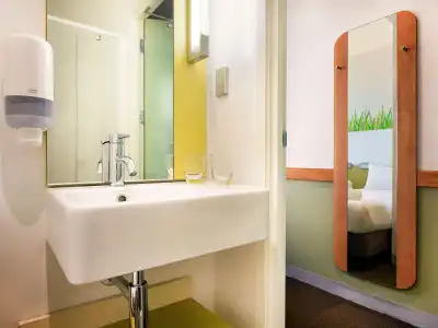 ibis budget Auckland Airport - 7