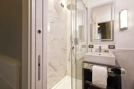 The Independent Suite - 46
