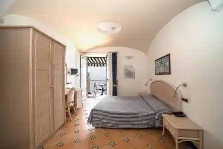 Bellevue Suite - 65