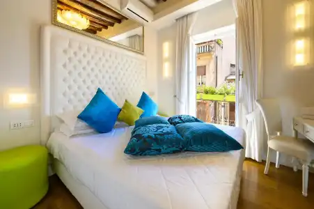 Domus Spagna Frattina Prestige Suite - 5