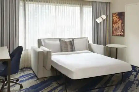 Hilton - 59