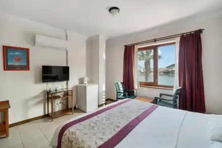 Fora Apart - 27