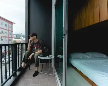 Psych Hostel - 6
