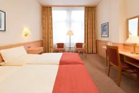 Steglitz International - 4