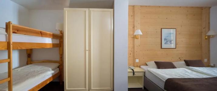 La Prairie - 32