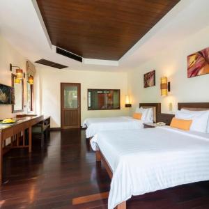 Khaolak Bay Front Resort - 38