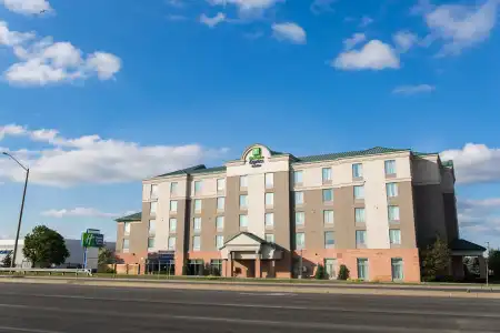Holiday Inn Express & Suites Brampton by IHG - 30